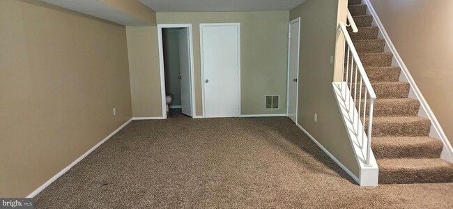 Building Photo - 6870 Ducketts Ln