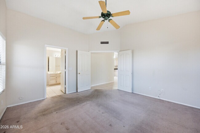 Building Photo - 1025 W Jeanine Dr