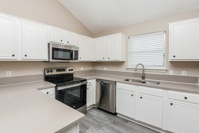 Building Photo - 10509 Shadywood Dr