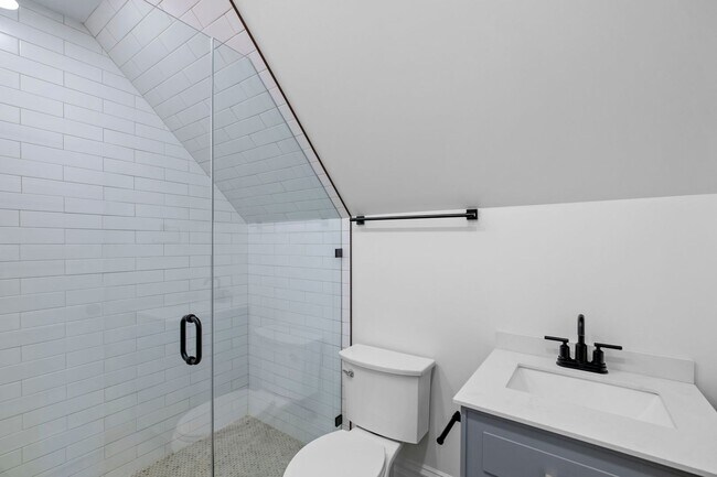 Building Photo - HISTORIC THREE LEVEL 19TH CENTURY THREE LEVEL 4 BED, 3.5 BATH HOME