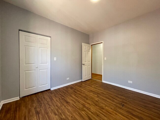 Building Photo - 1148 N Harding Ave