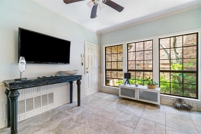 Building Photo - 12433 Montego Plaza