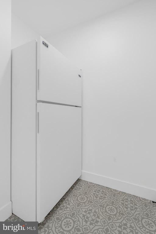 Building Photo - 6810 Weaver Ave