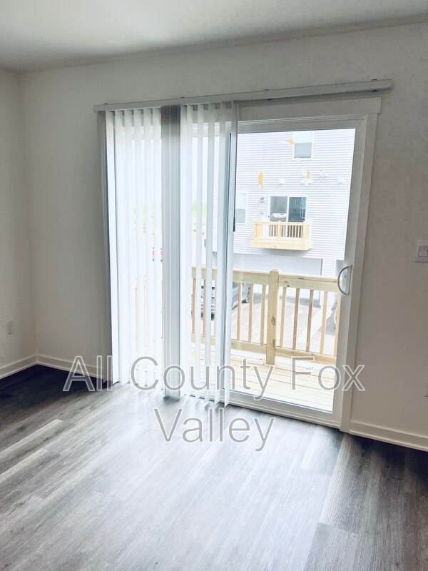 Building Photo - 879 Briar Gln Ct
