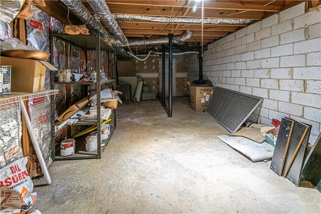 Building Photo - 2449 Midvale Ct