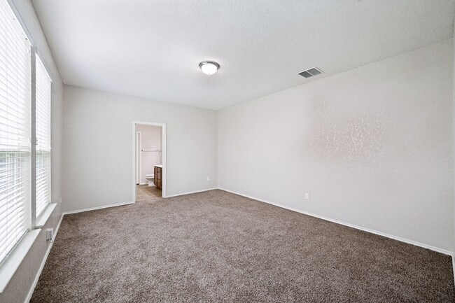 Building Photo - BEAUTIFUL 4-BEDROOM HOME IN VILLA DEL SOL