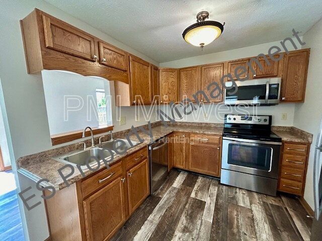 Building Photo - 4322 Strawflower Dr