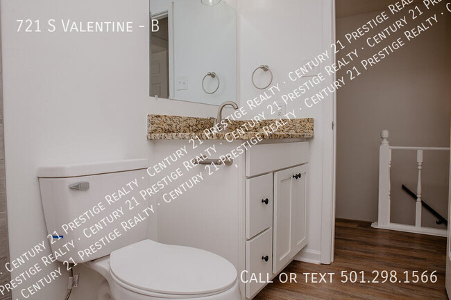 Building Photo - 721 S Valentine-B