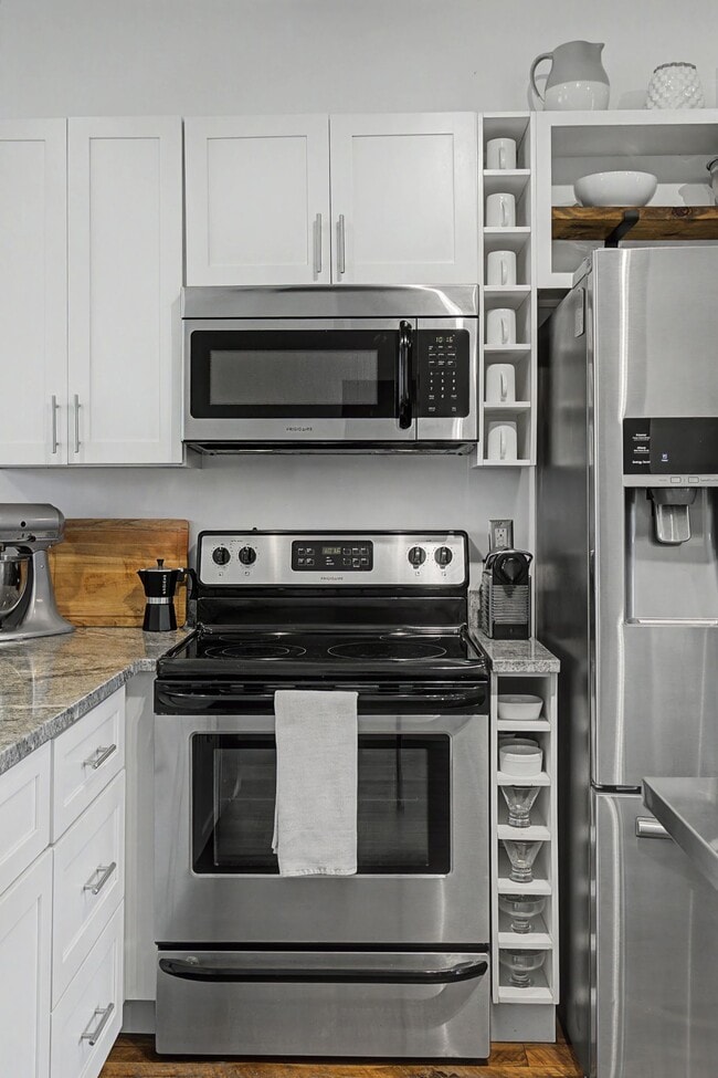 Building Photo - 1225 4th Ave S