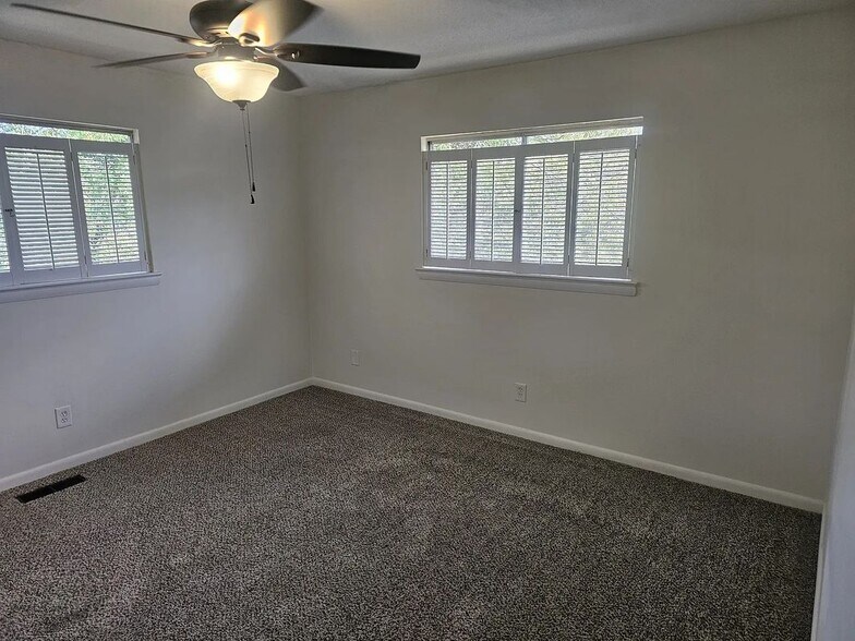 Building Photo - 3411 Betty Ln