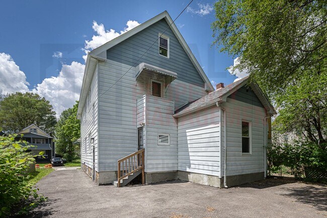 Building Photo - 3461 E 118th St