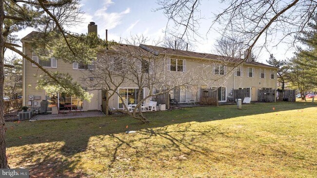 Building Photo - 72 Quince Ct