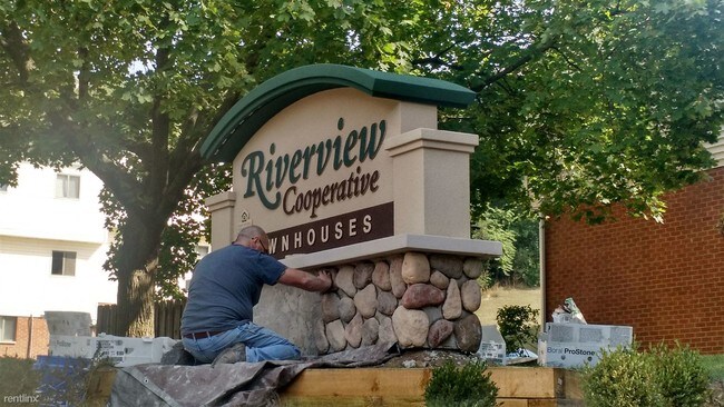 Building Photo - 1028 Bridge St