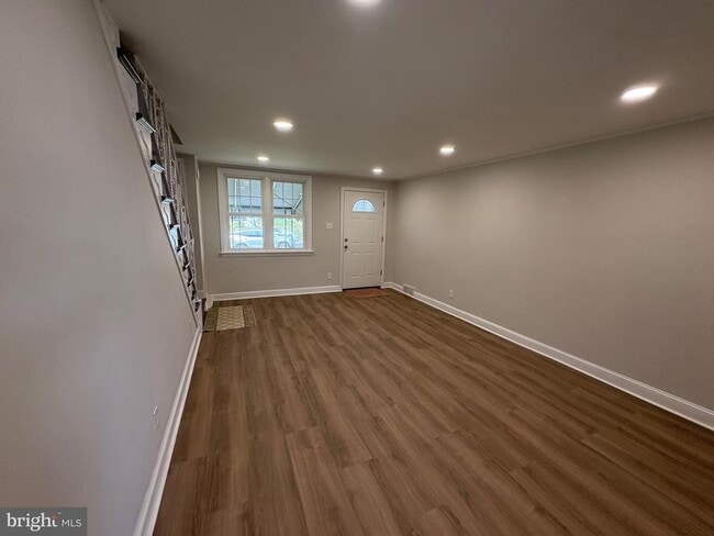 Primary Photo - 5240 Fairhaven Rd