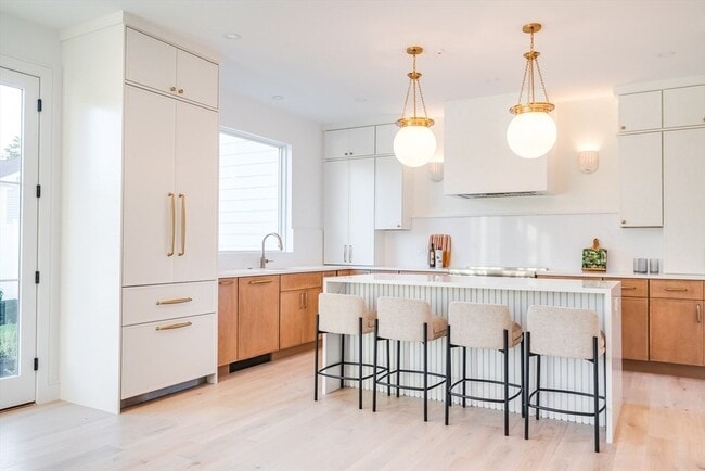 Building Photo - 15-17-17 Jewett Pl