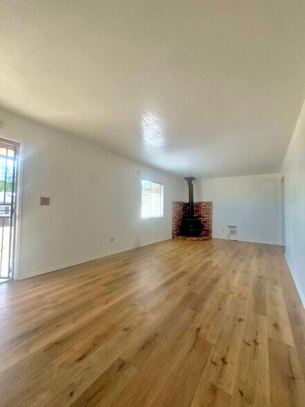 Building Photo - 1050 Alta Ave