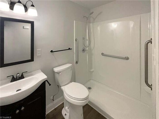 Building Photo - 4043 Larkspur Pl