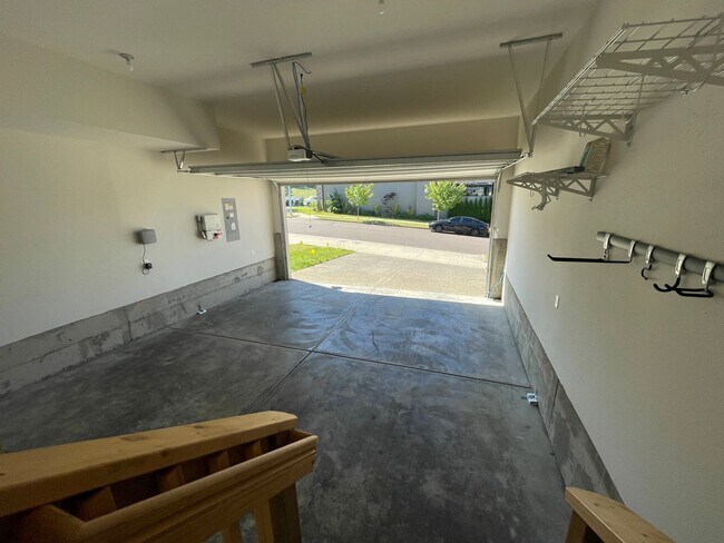 Building Photo - 4Bd/2.5Ba Gresham Home ~ Community Playgro...