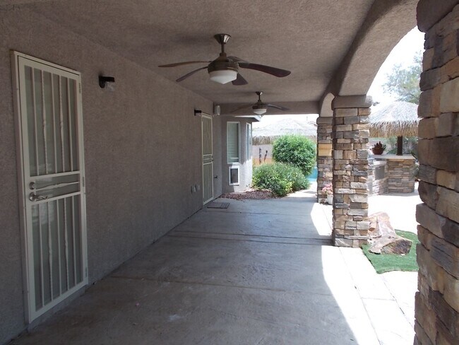 Building Photo - 8317 W Jeremiahs Lodge Ave
