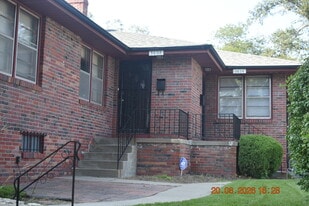 Building Photo - 3606 Newport Ave