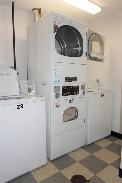 Building Photo - 80 English Village Rd