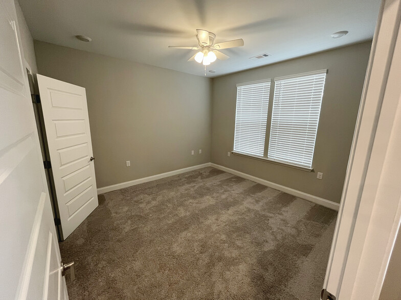 Bedroom 3 - 4000 Shadow Green Dr