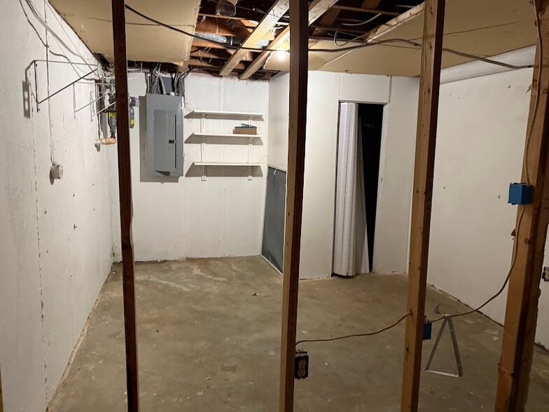 Building Photo - 4786 Hardwick Dr