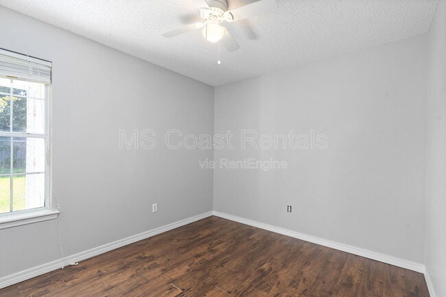 Building Photo - 12206 Breezeway Cir