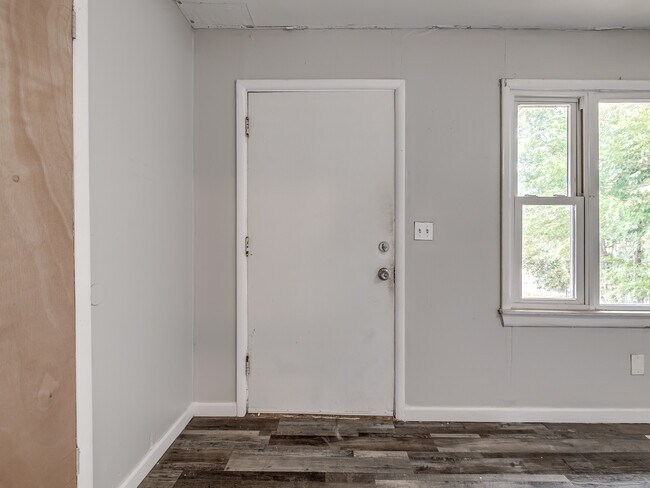 Building Photo - 1314 SE 40th St