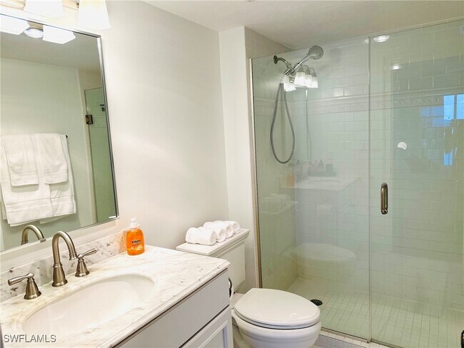 Building Photo - 2750 Gulf Shore Blvd N