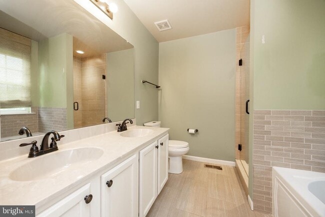 Building Photo - 2717 Fynamore Ln