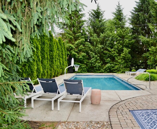 Building Photo - 6862 Riverside Way