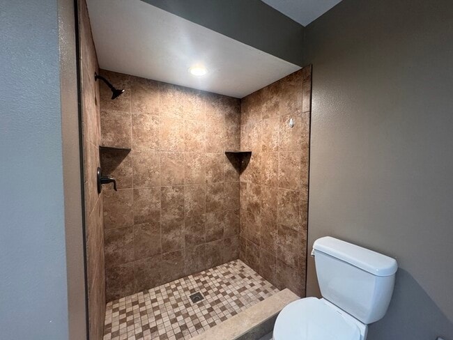 Building Photo - 3BR 3BA Townhome w/ Beach View +  Pool + Updated Kitchen + Balcony/Patio in Hidden Harbour