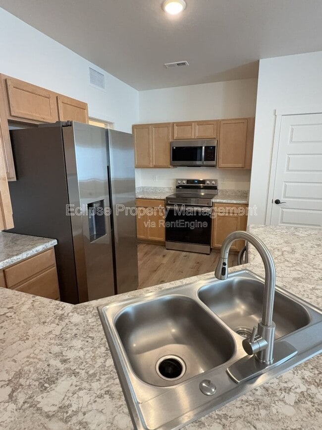 Building Photo - 2638-B 1/2 B 1/2 Rd