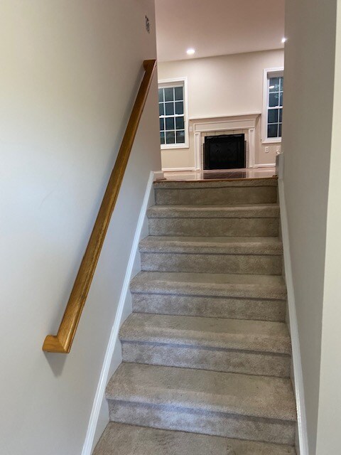 Building Photo - 2002 Larson Dr