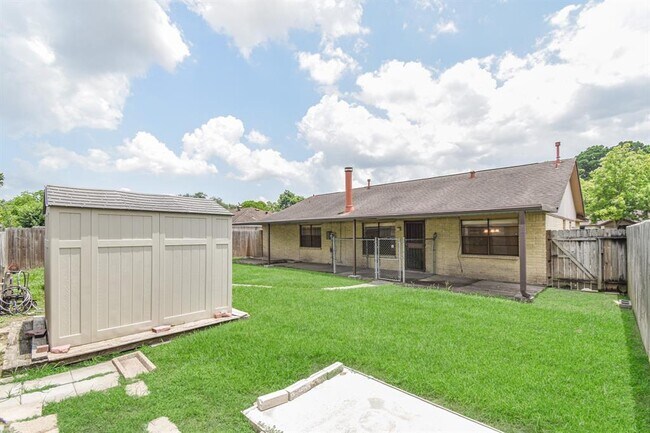 Building Photo - 3803 Lochmire Ln