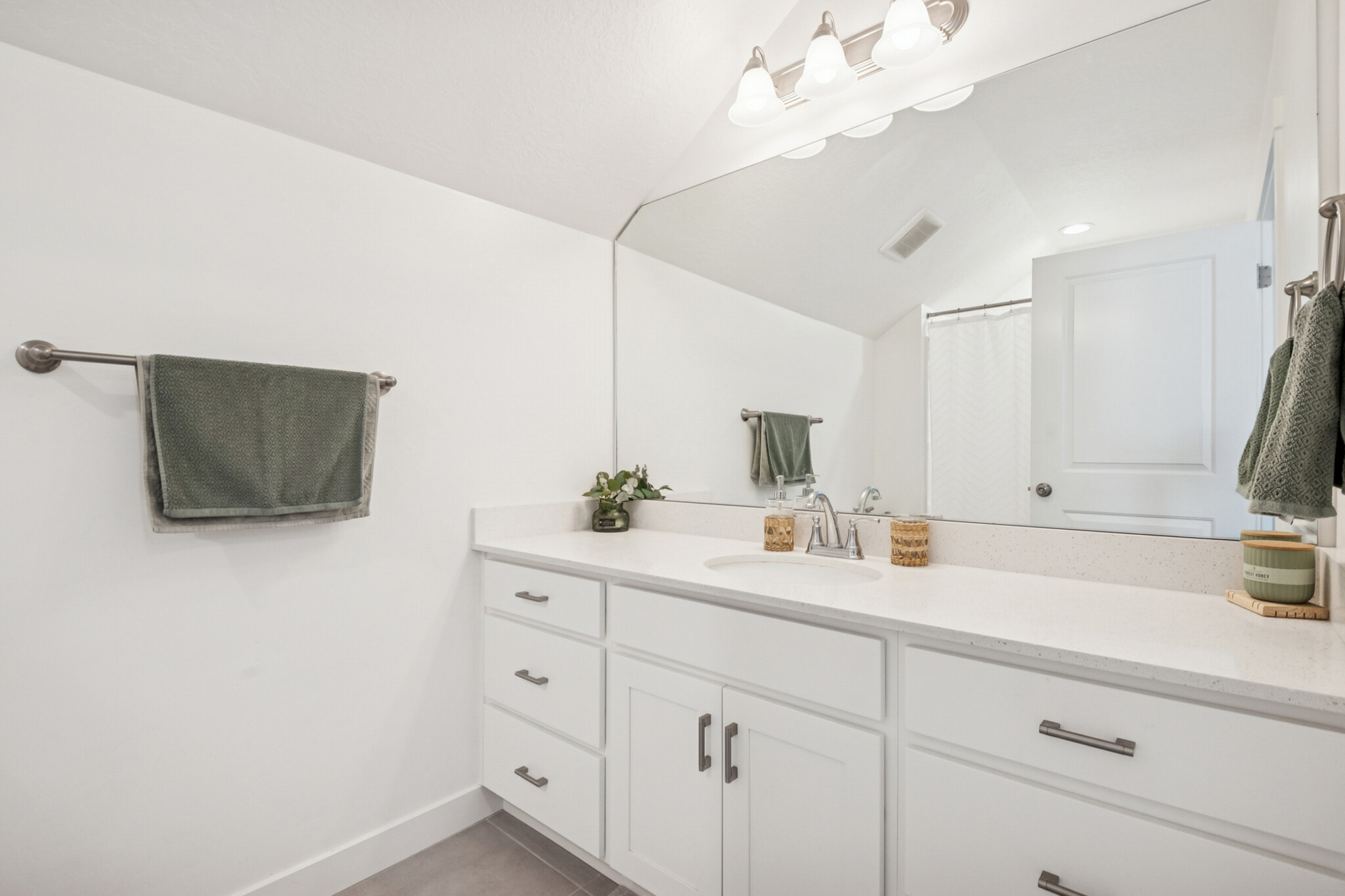 Building Photo - 11632 S Skyward Rd