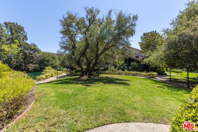 Building Photo - 5213 Raintree Cir