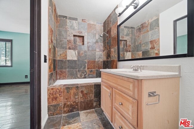 Building Photo - 77 Willowcrest Ln