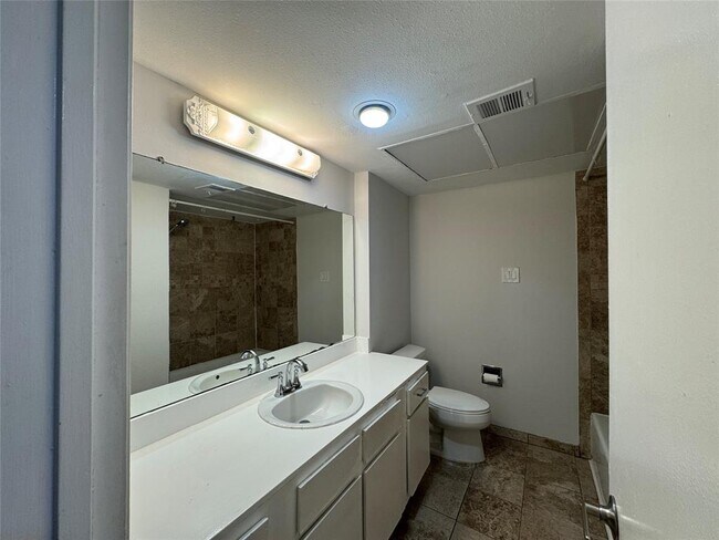 Building Photo - 1807 Stoney Brook Dr