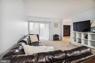 Building Photo - 21 Silverwood Cir