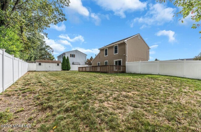 Building Photo - 45 Pinyon St