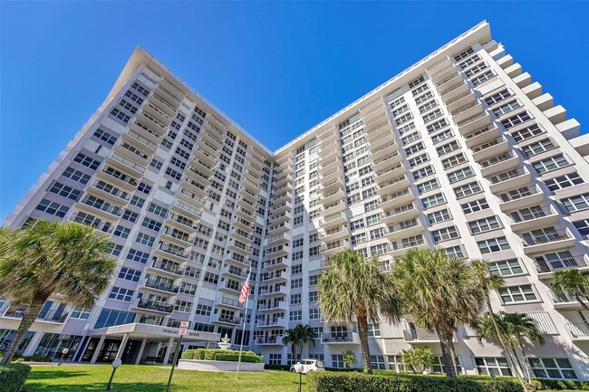 Building Photo - 405 N Ocean Blvd