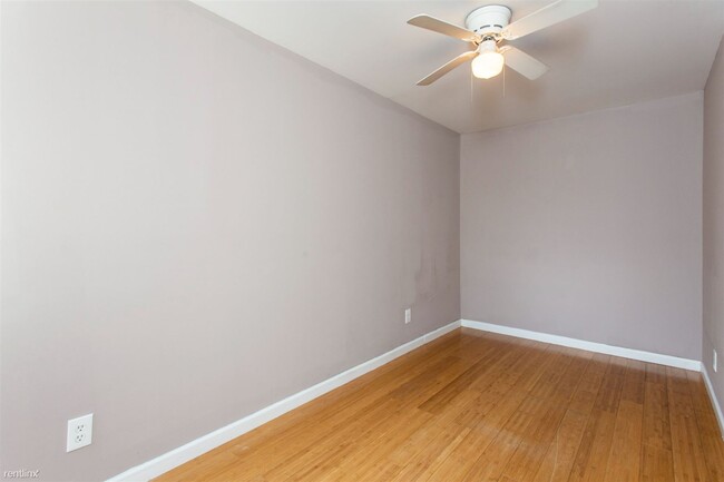 Building Photo - 4 br, 2 bath Triplex - 1745 WILLINGTON ST ...