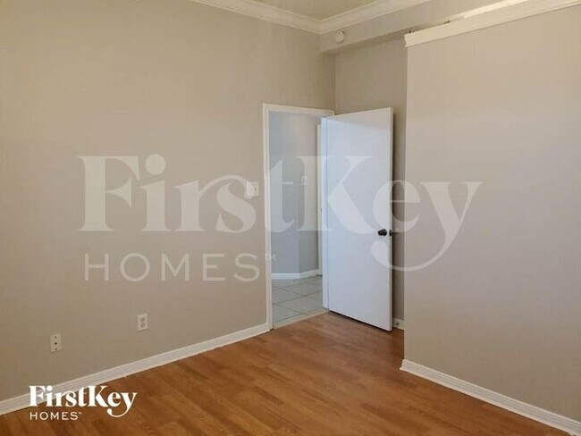 Building Photo - 8518 Pearl Lake Dr