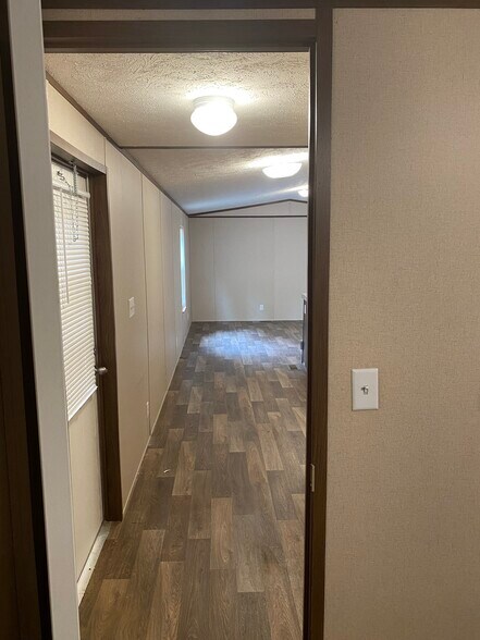 Building Photo - 1130 Freedom Rd