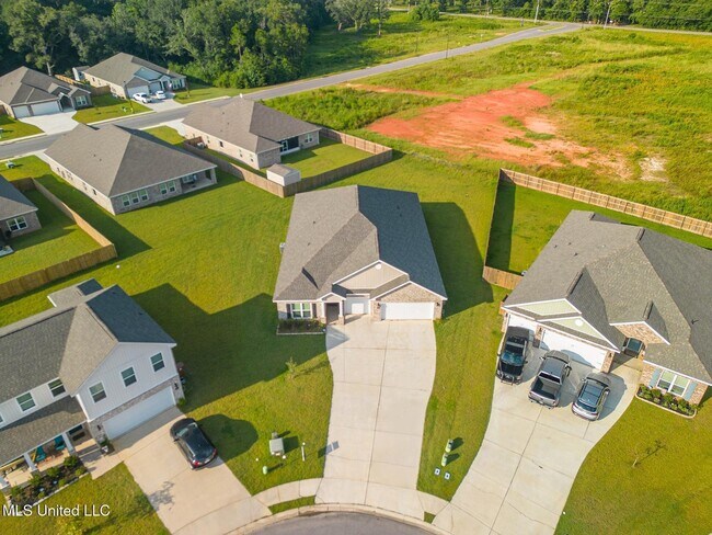 Building Photo - 8025 Crawford Dr