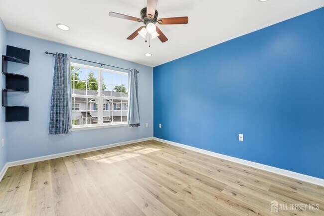 Building Photo - 105 Pearce Ln
