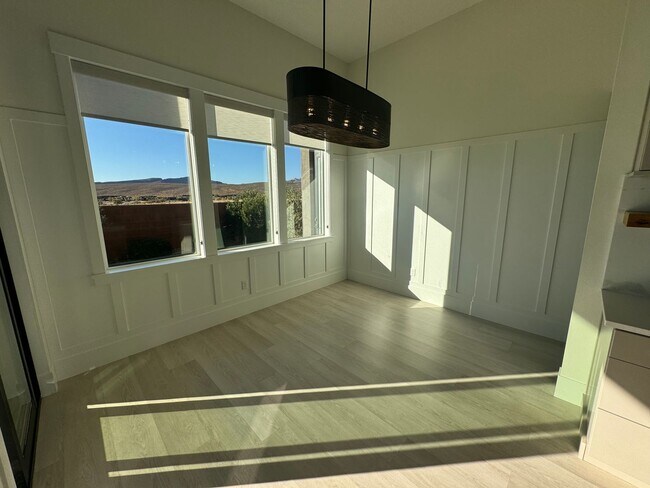 Building Photo - Home in Anasazi Vista neighborhood.