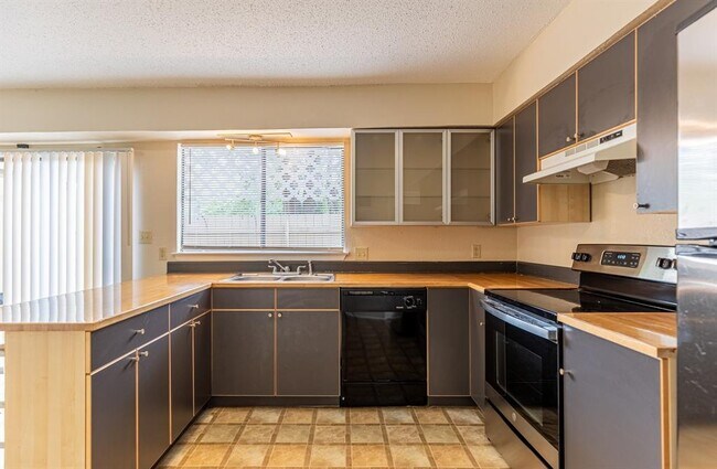 Building Photo - 9524 Quail Village Ln